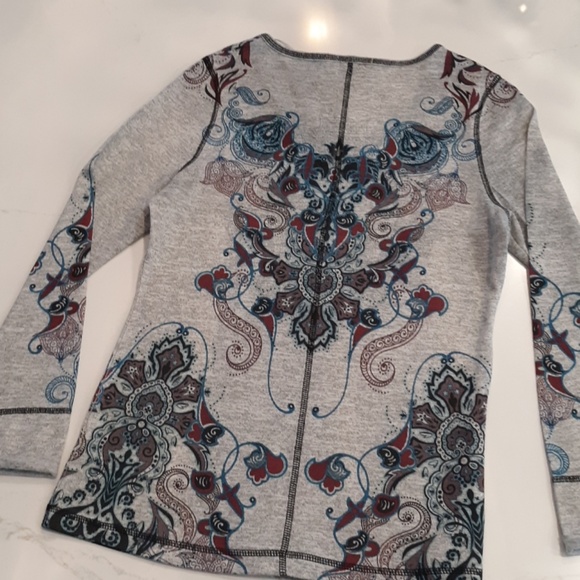 Live and Let Live Top - Picture 3 of 5